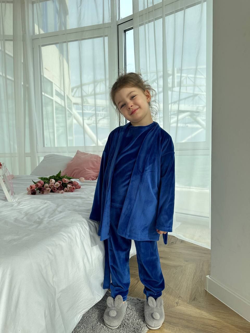 Прекрасна новинка!Дитячі  велюрові костюми 4 в 1-футболка,шорти,штани,халатик мод 04
лаванда оливка смарагд капучіно електрик слива
тканина-королівський велюр плюш на бавовняній основі