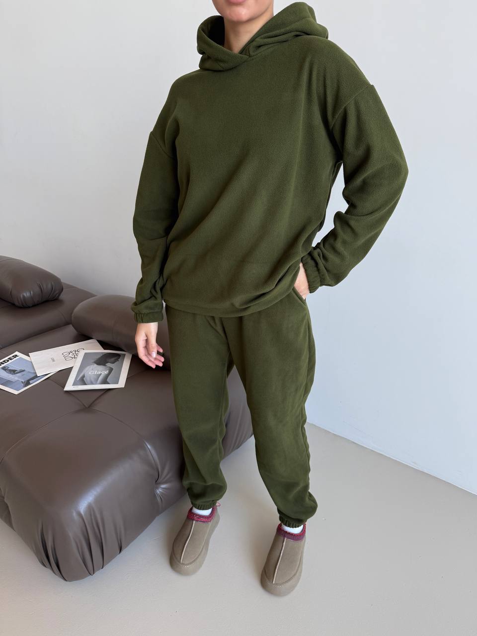 Матеріал двосторонній фліс, зносостійкий НЕ КАШЛАТИТЬСЯ, НЕ ЛІНЯЄ🙌🏼
Круті термо костюми на осінь/зиму для всієї родини ☺️мод707
Флісовий костюм з капюшоном,затяжками внизу та на резинці буде зігрівати діточок ❤️
Модель УНІСЕКС підходить дівчаткам та хлопчикам.