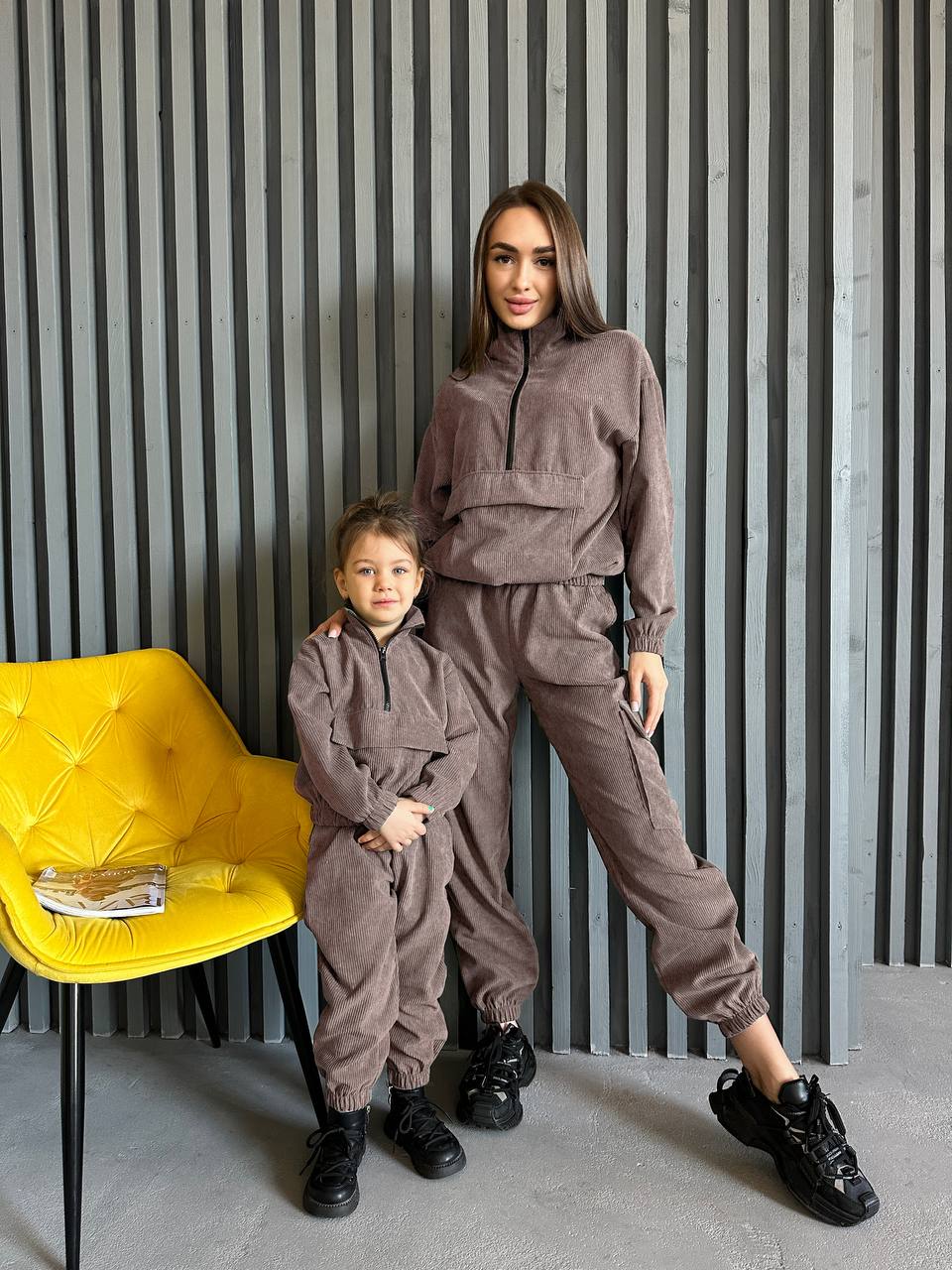 Просто неймовірні костюми з вельвету преміум якості 🔥
Стильний, зручний фасон, тканина не кашлатиться, не втрачає колір. 
Кофта на зручній застібці, манжети на резинці, карман робочий