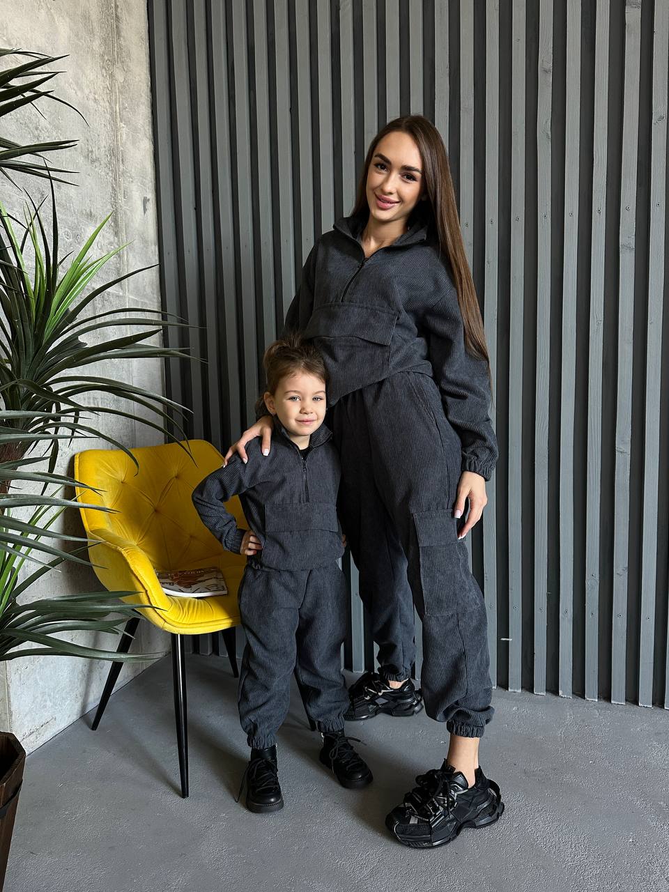 Просто неймовірні костюми з вельвету преміум якості 🔥
Стильний, зручний фасон, тканина не кашлатиться, не втрачає колір. 
Кофта на зручній застібці, манжети на резинці, карман робочий