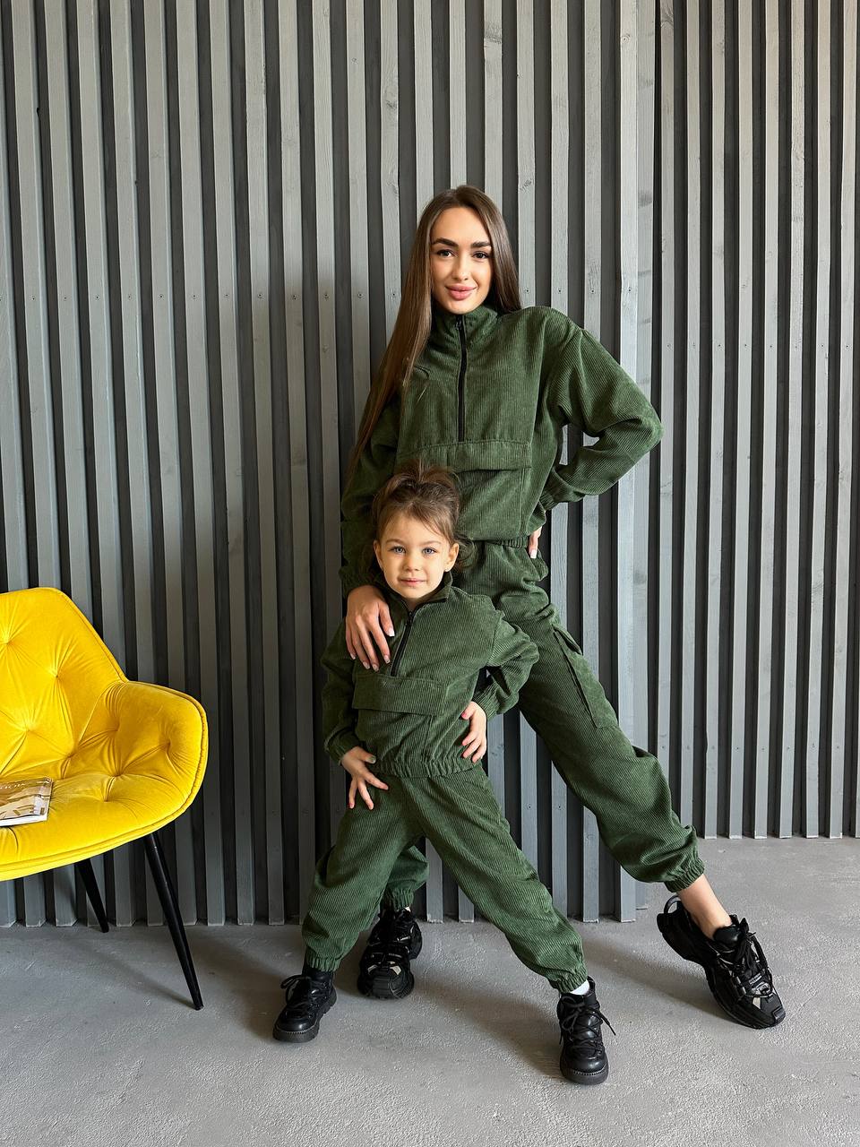 Просто неймовірні костюми з вельвету преміум якості 🔥
Стильний, зручний фасон, тканина не кашлатиться, не втрачає колір. 
Кофта на зручній застібці, манжети на резинці, карман робочий